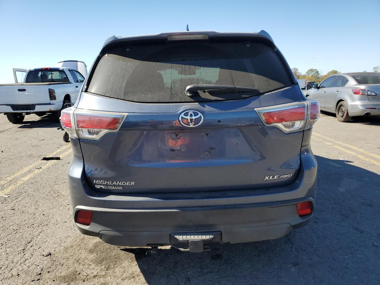 5TDJKRFH4FS172733 2015 Toyota Highlander Xle