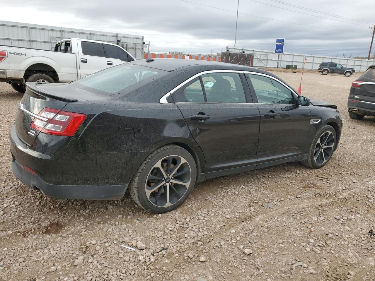 2015 Ford Taurus - Image 3