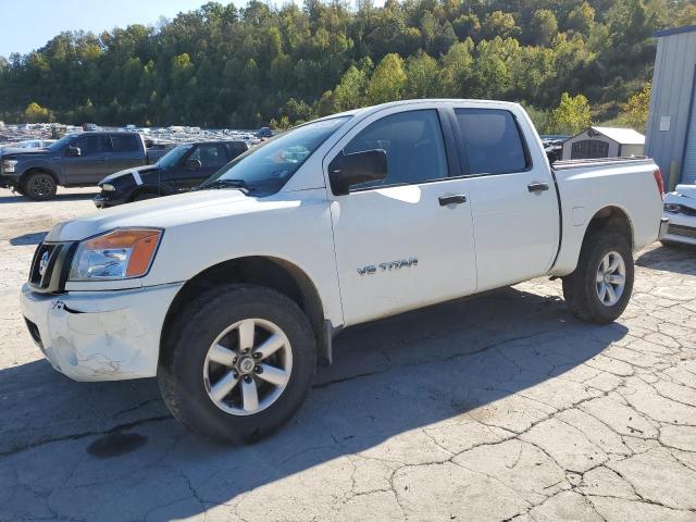 Pickups NISSAN TITAN 2015 Biały