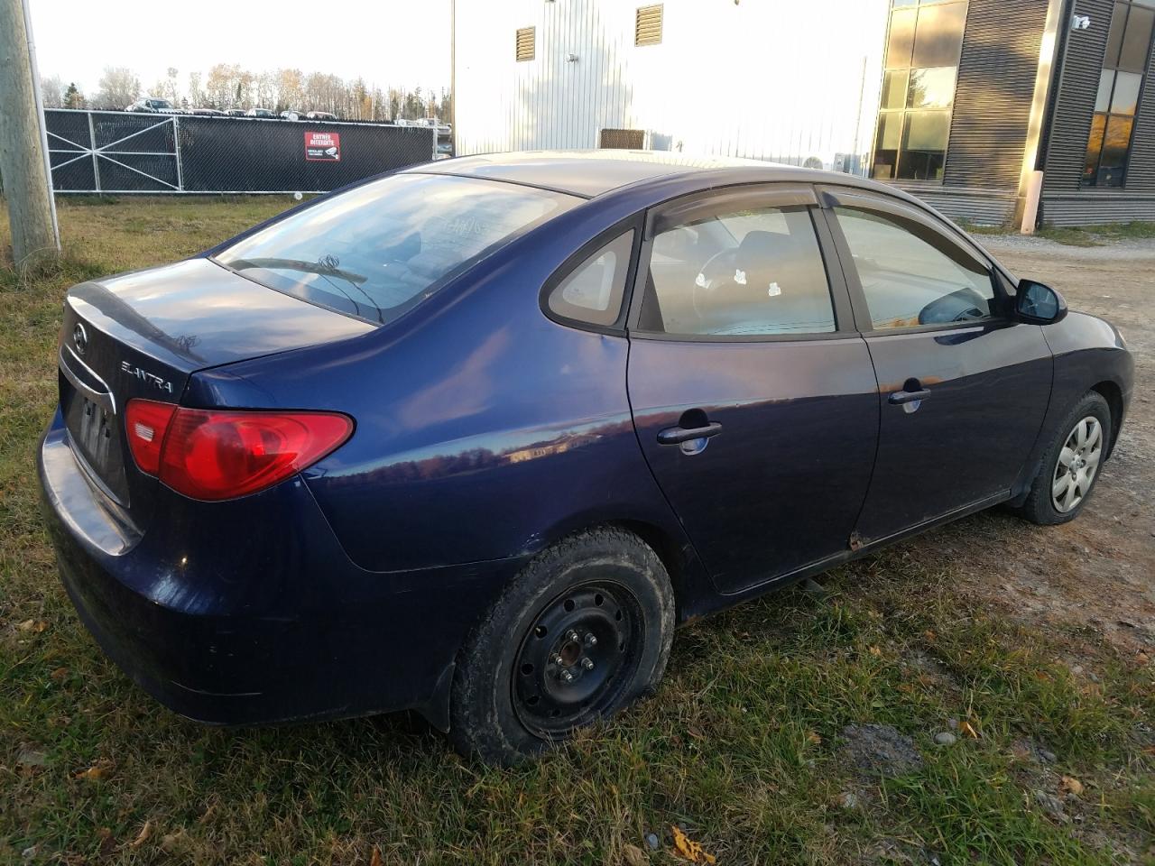 2010 Hyundai Elantra - Image 3