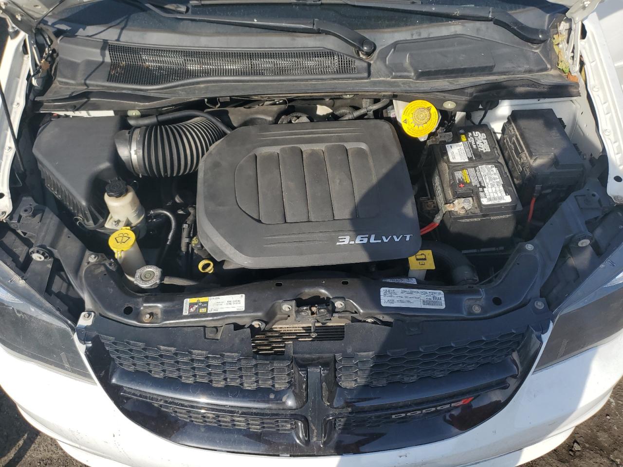 2017 Dodge Caravan - Image 11