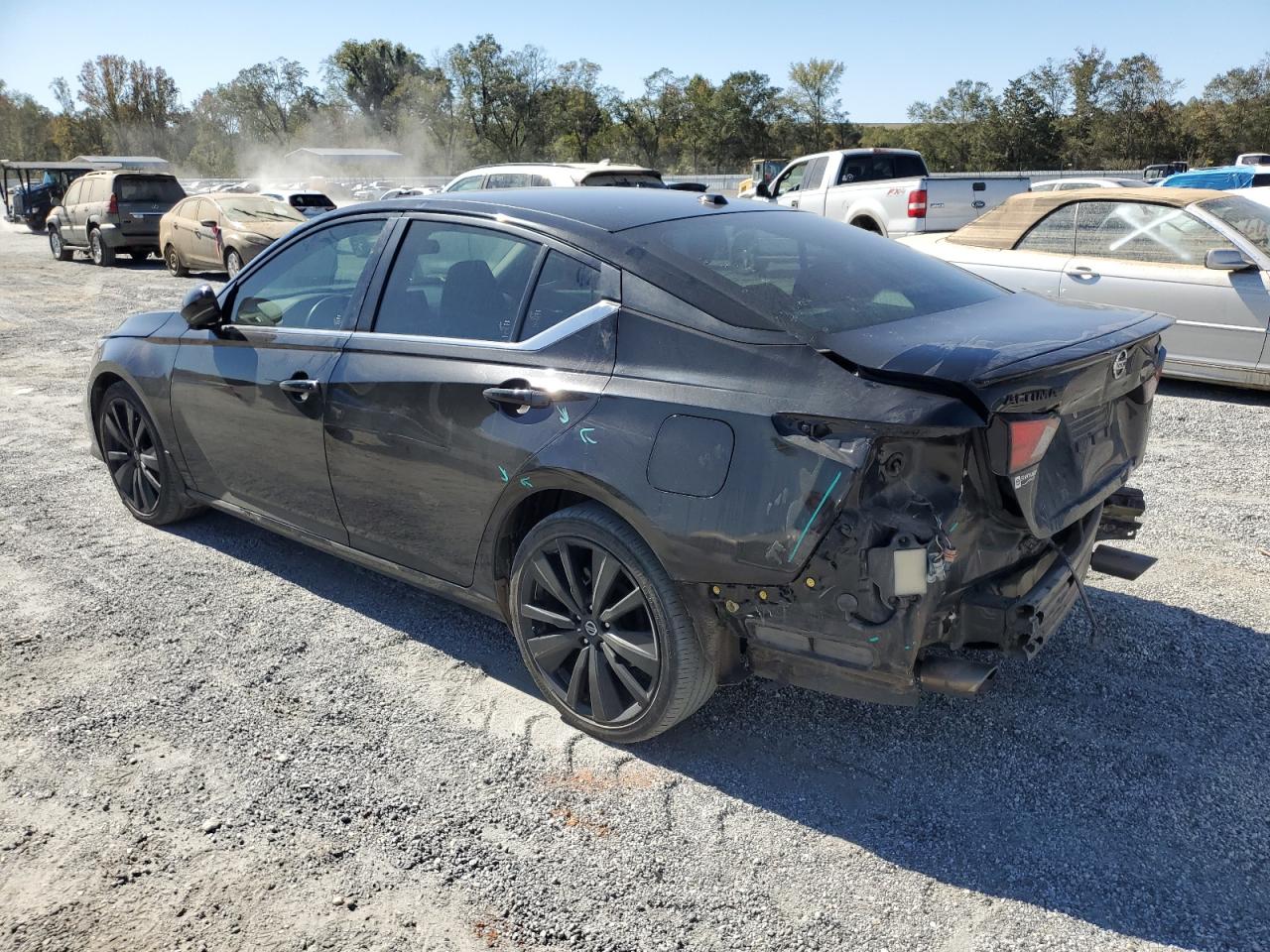 2022 Nissan Altima - Image 2
