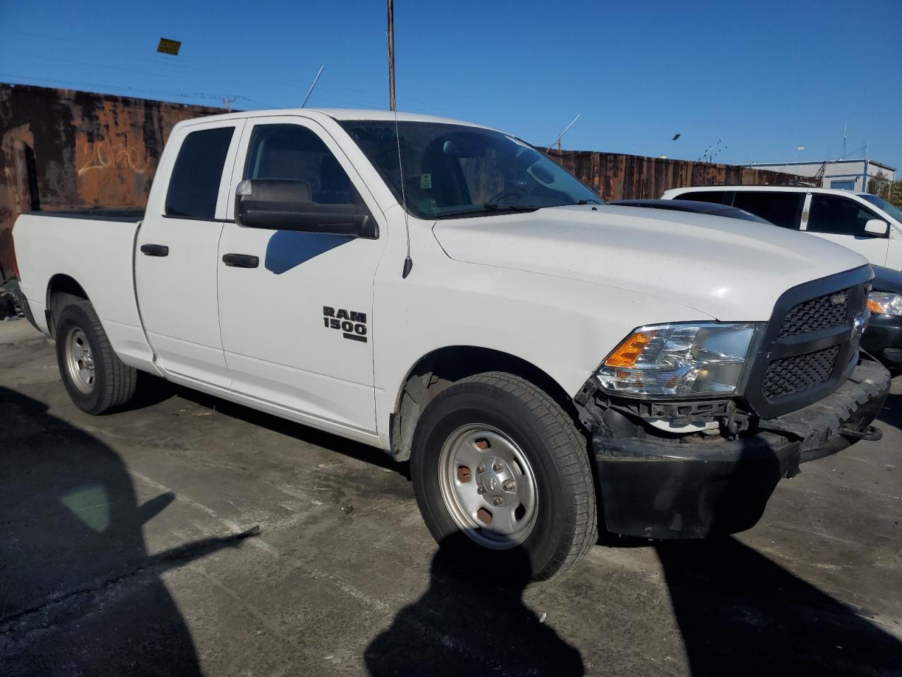 VIN 1C6RR7FGXKS541825 2019 RAM 1500 no.4