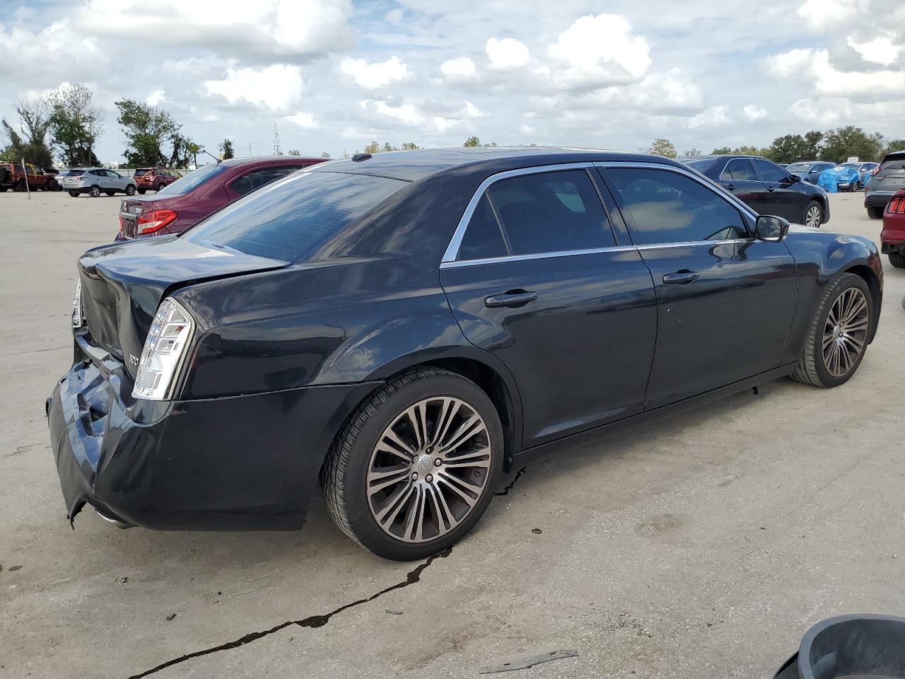 2014 Chrysler 300 - Image 3