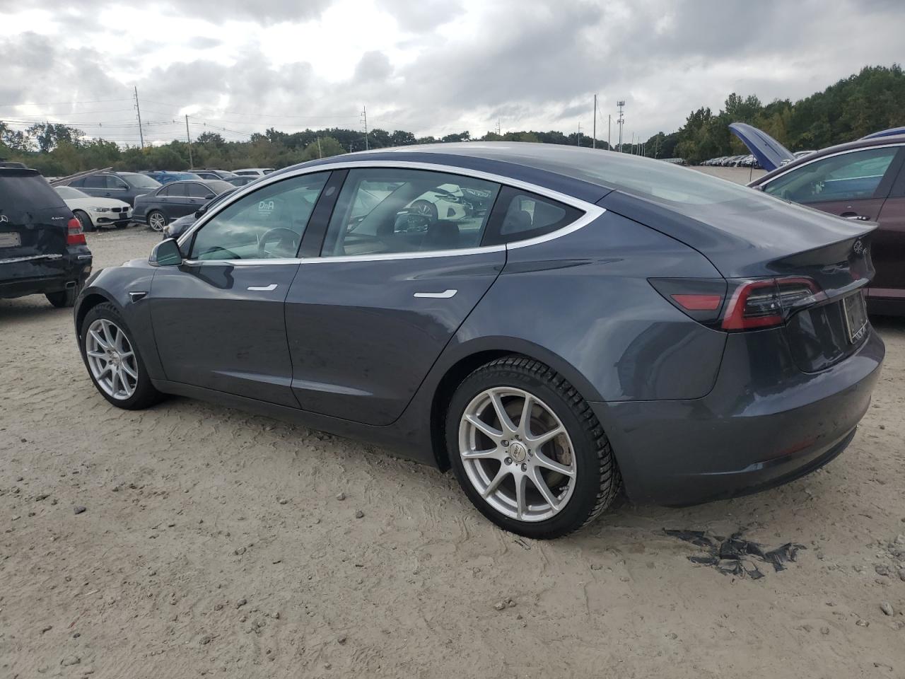 5YJ3E1EB0JF116798 2018 TESLA MODEL 3 - Image 2