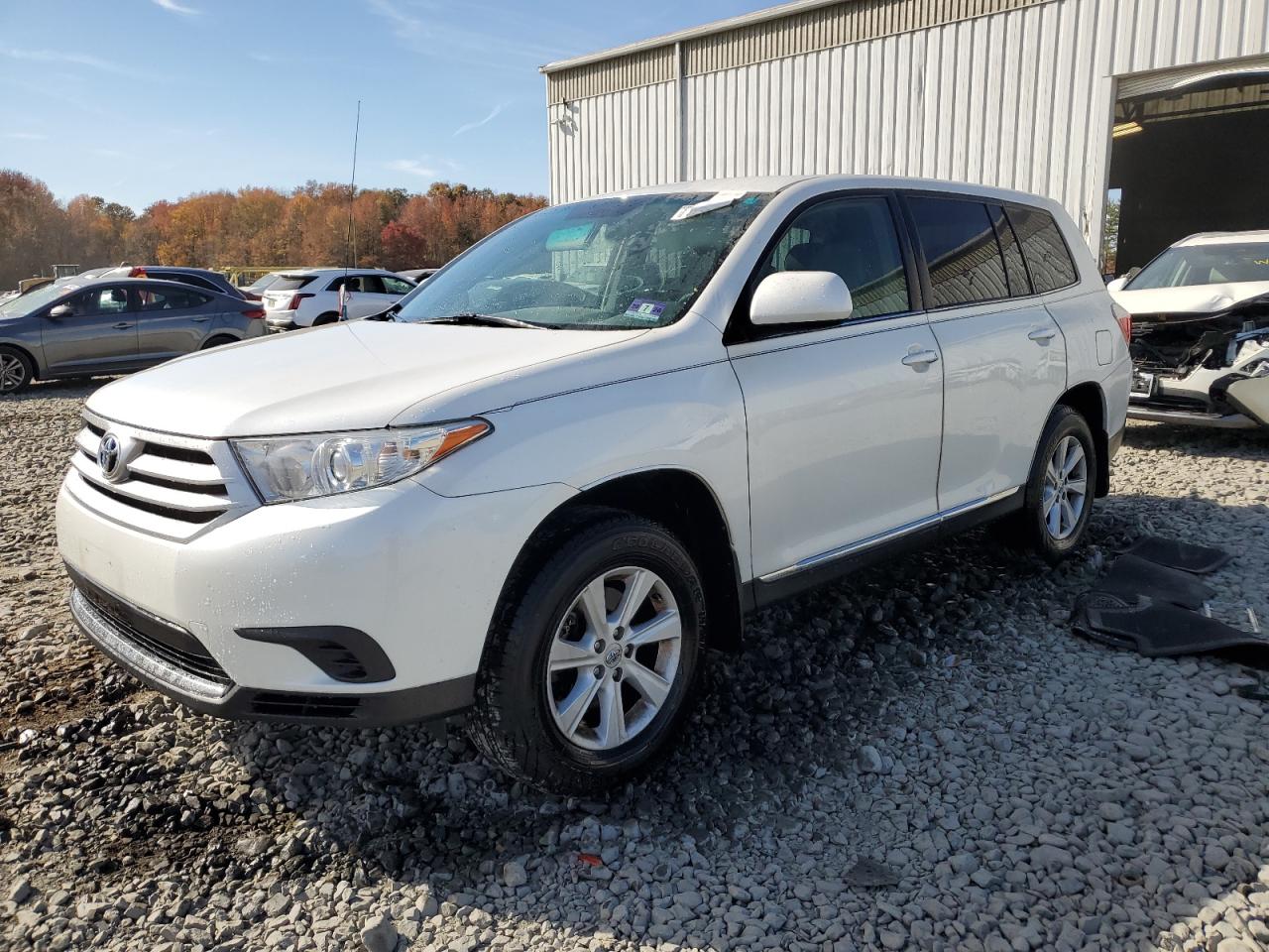 5TDBK3EH9CS143761 2012 Toyota Highlander Base