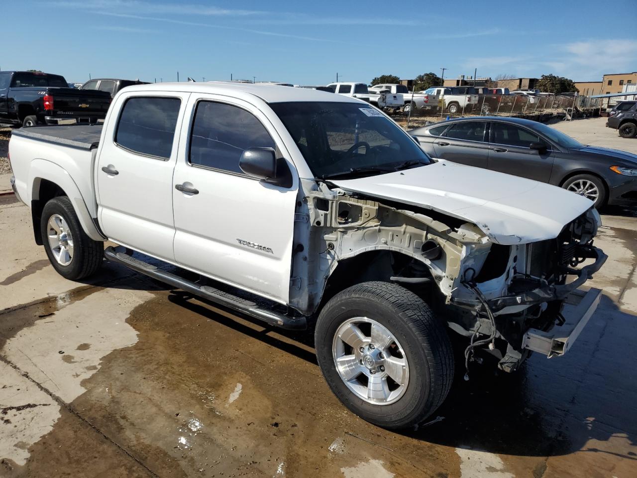 2015 Toyota Tacoma - Image 4