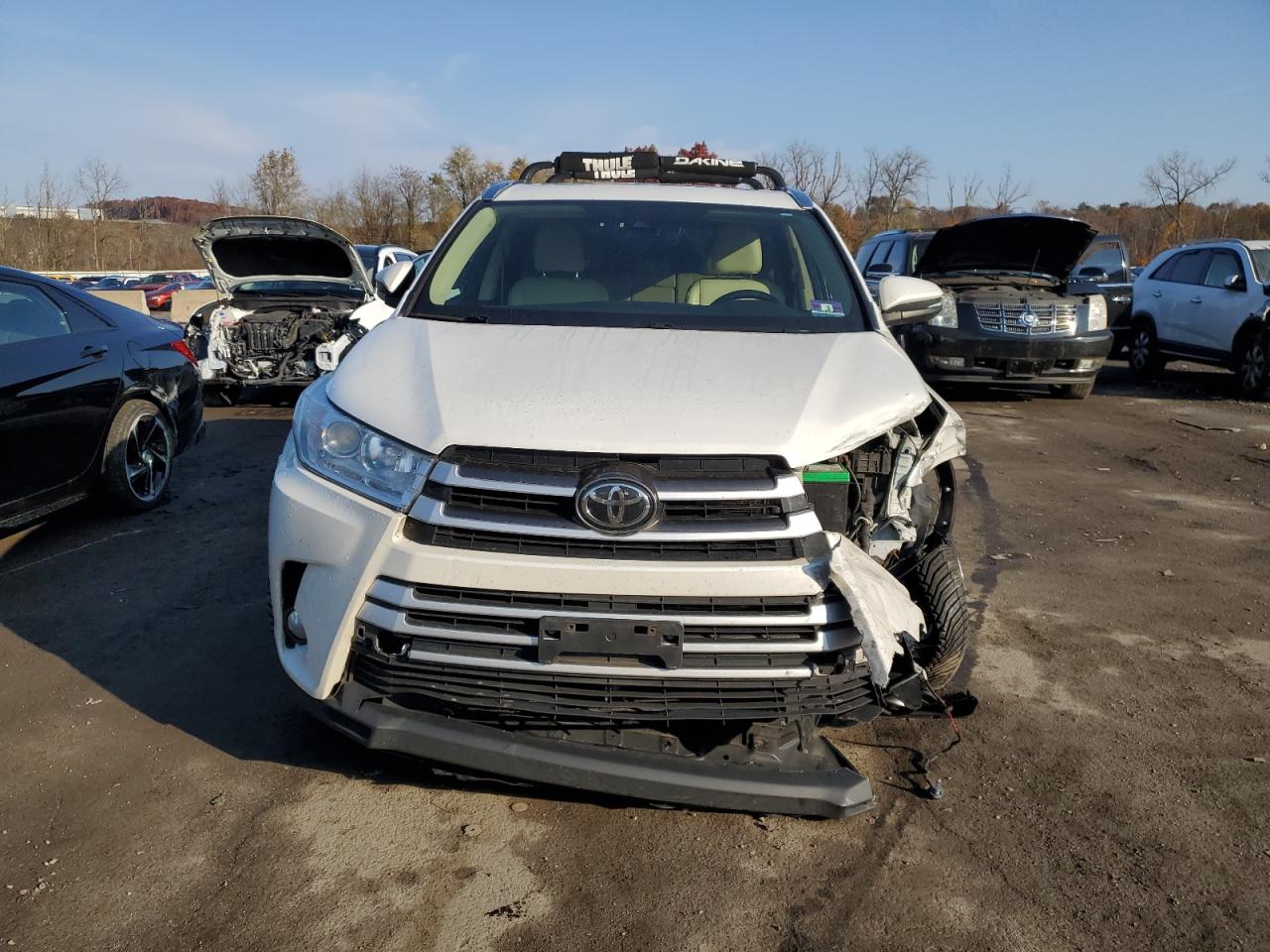 2017 Toyota Highlander - Image 5
