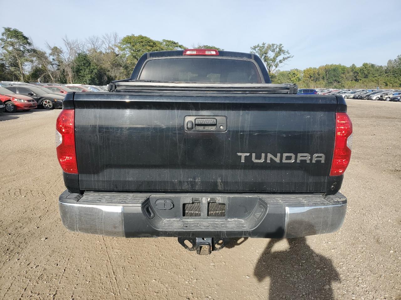 5TFDY5F19JX728450 2018 Toyota Tundra Crewmax Sr5