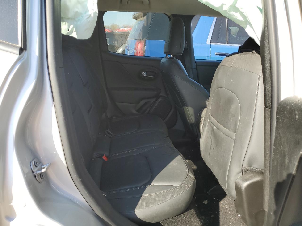 2020 Jeep Renegade - Image 10