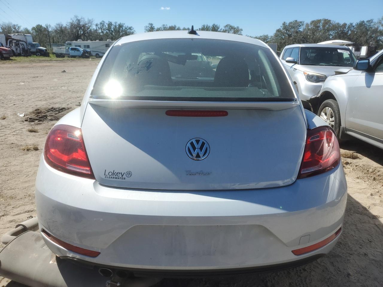 2018 Volkswagen Beetle S VIN: 3VWFD7AT5JM706800 Lot: 77032384