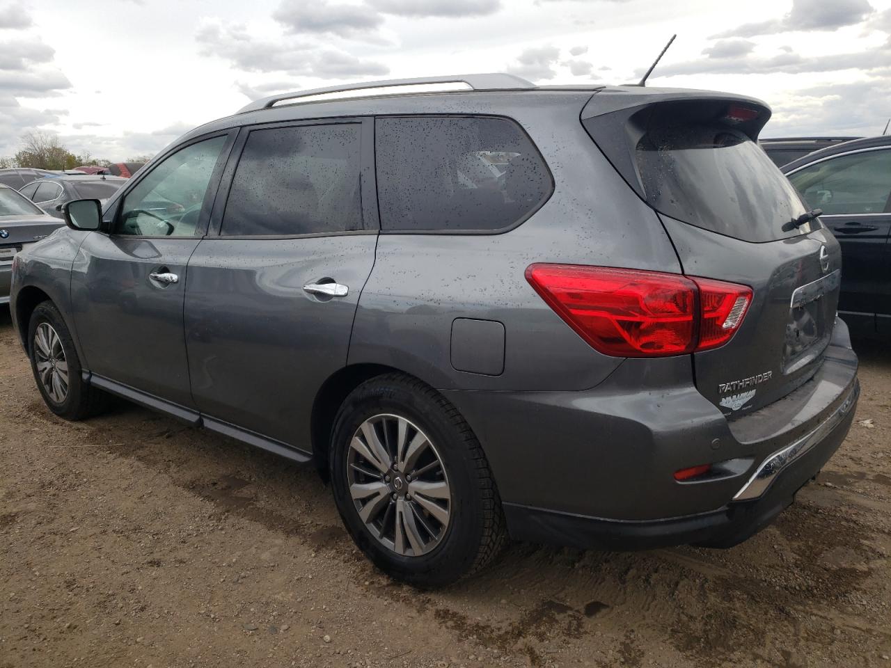 2018 Nissan Pathfinder - Image 2