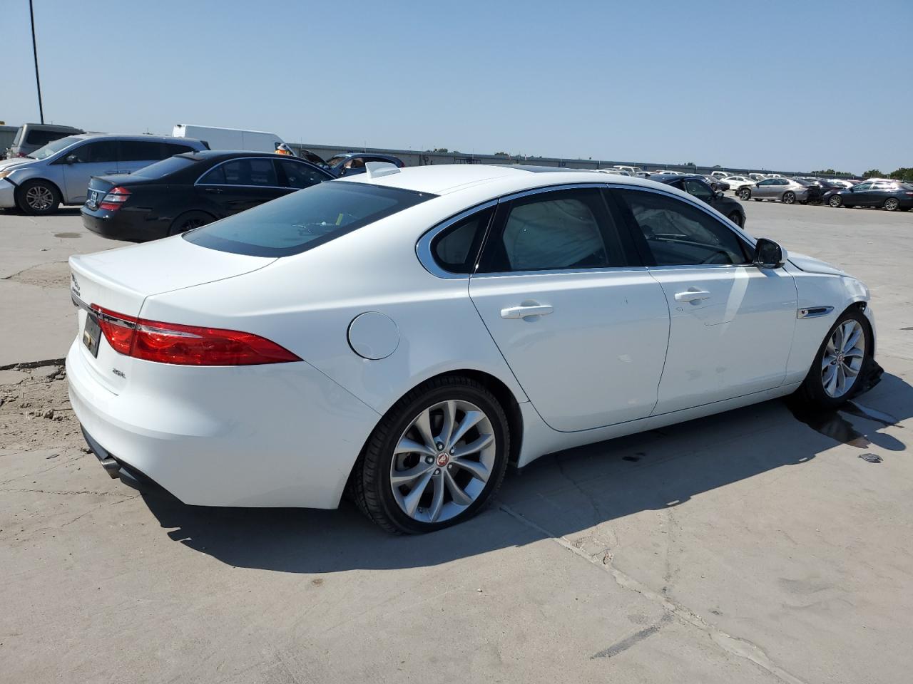 2019 Jaguar XF - Image 3