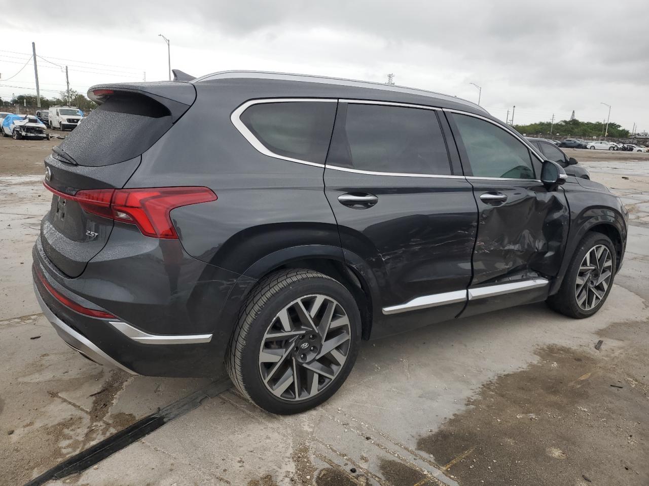 2022 Hyundai Santa Fe - Image 3