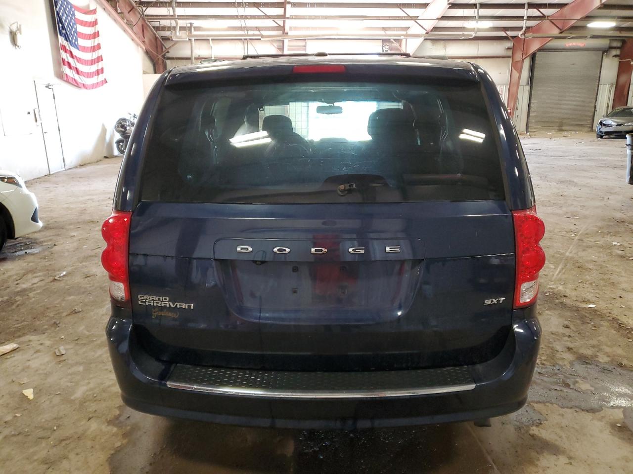 2015 Dodge Caravan - Image 6