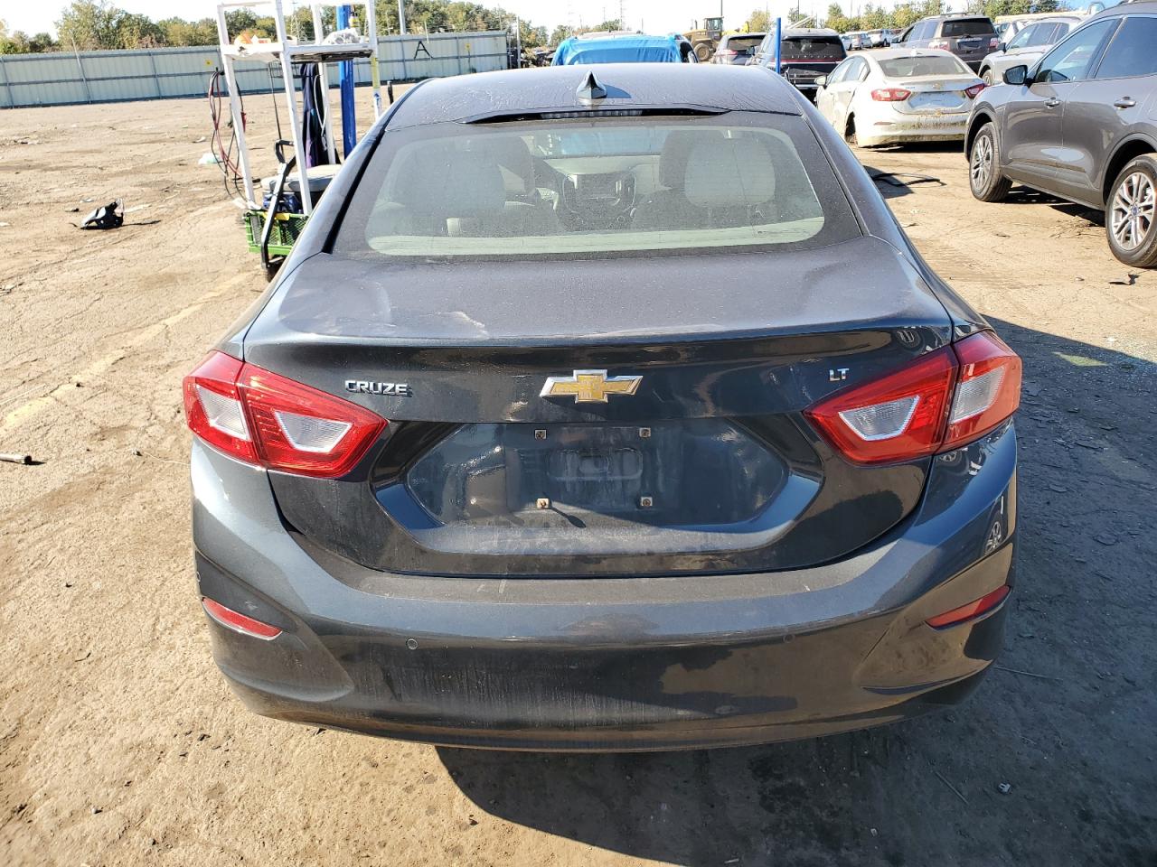 1G1BE5SM5J7113290 2018 Chevrolet Cruze Lt