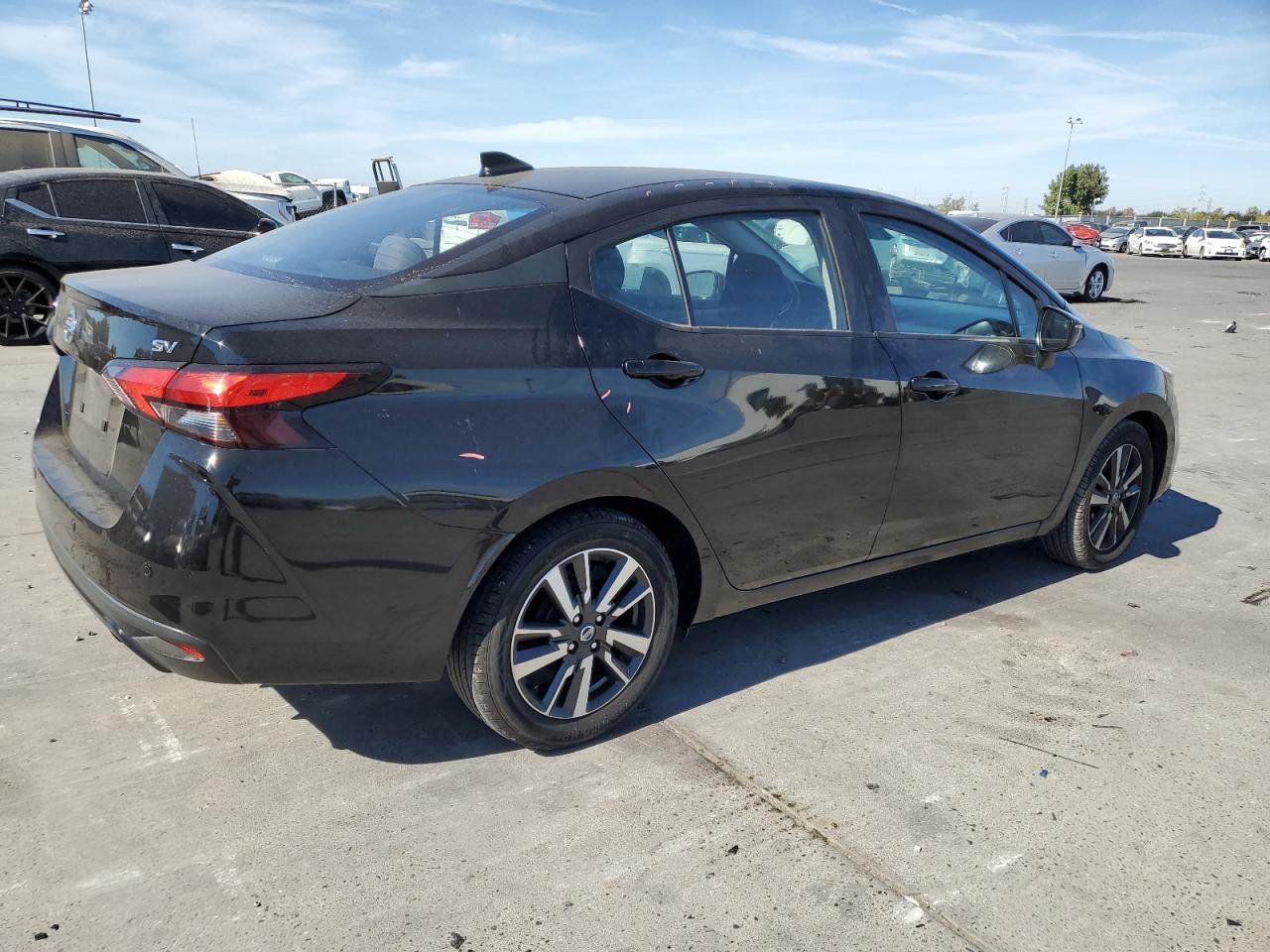 2021 Nissan Versa - Image 3