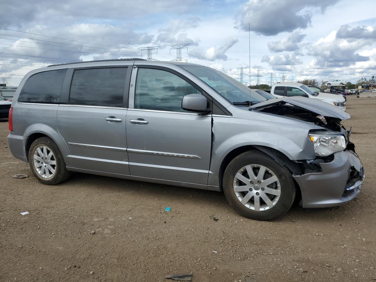 2016 Chrysler Town & Country - Image 4
