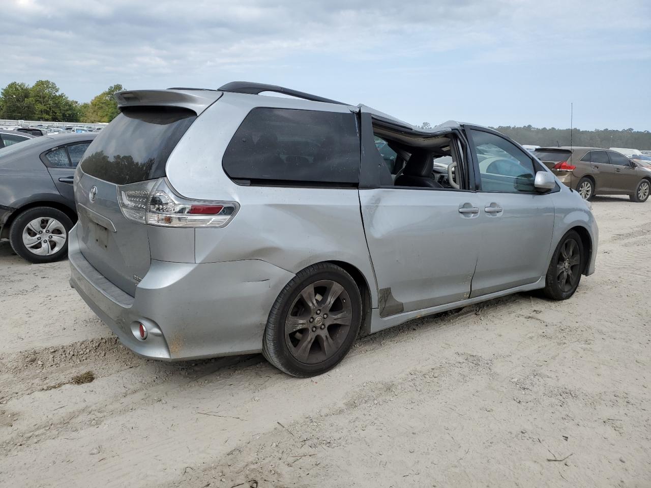 5TDXK3DC9BS047798 2011 Toyota Sienna Sport