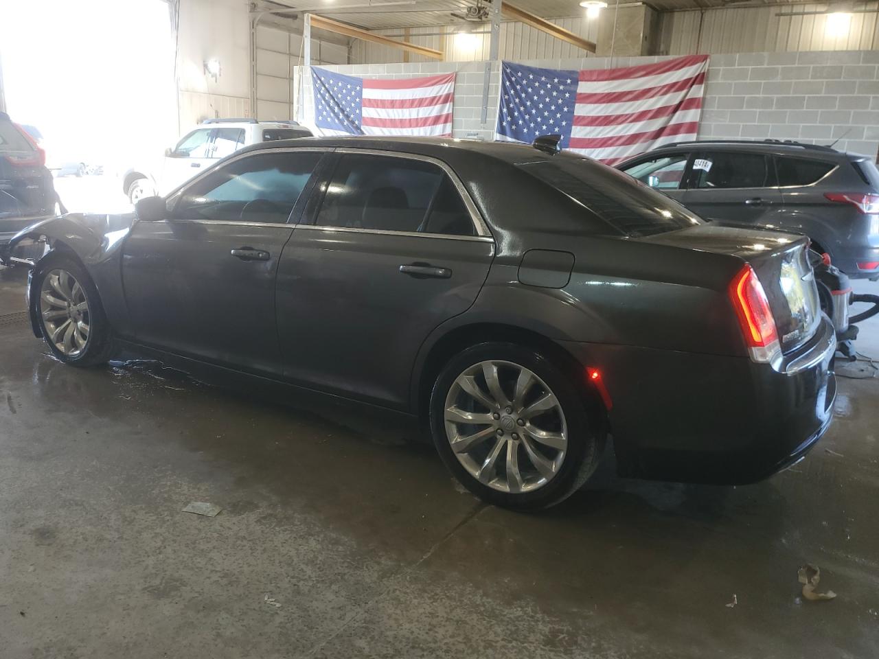 2018 Chrysler 300 - Image 2