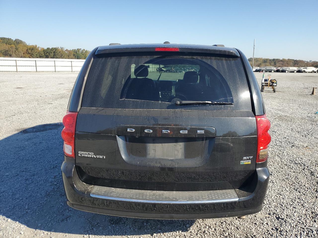 2017 Dodge Caravan - Image 6