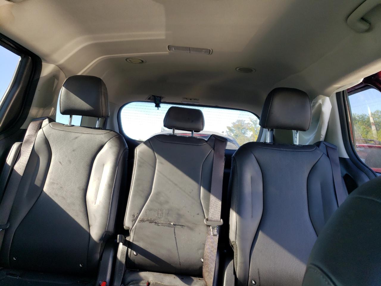 2024 Kia Carnival - Image 10