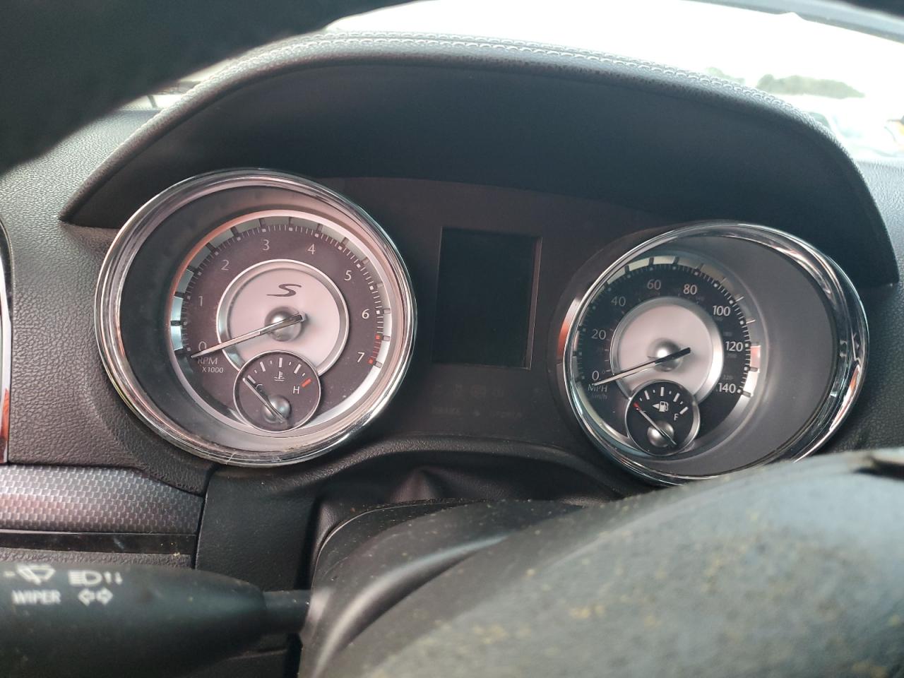 2012 Chrysler 300 - Image 9