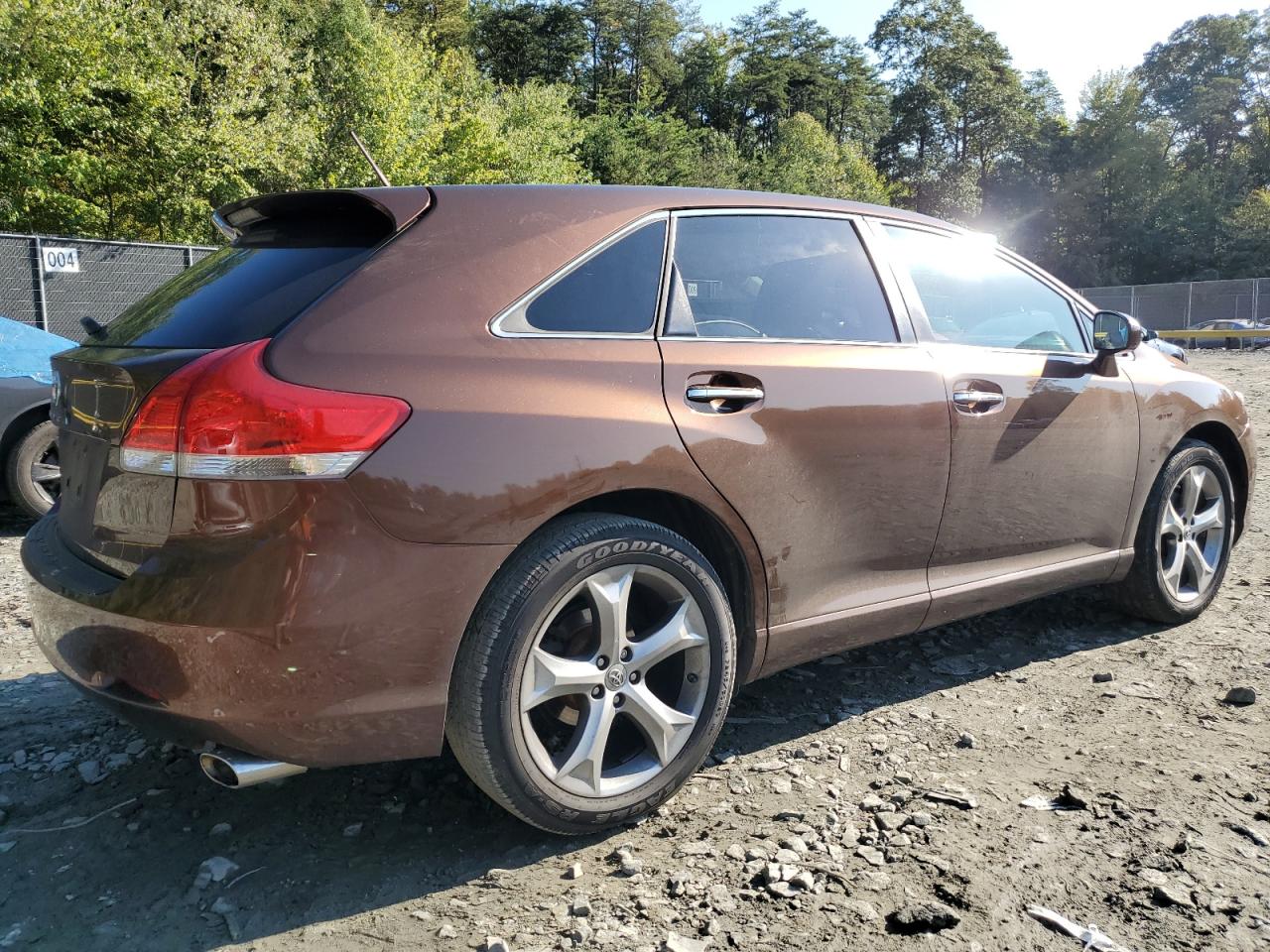2010 Toyota Venza - Image 3
