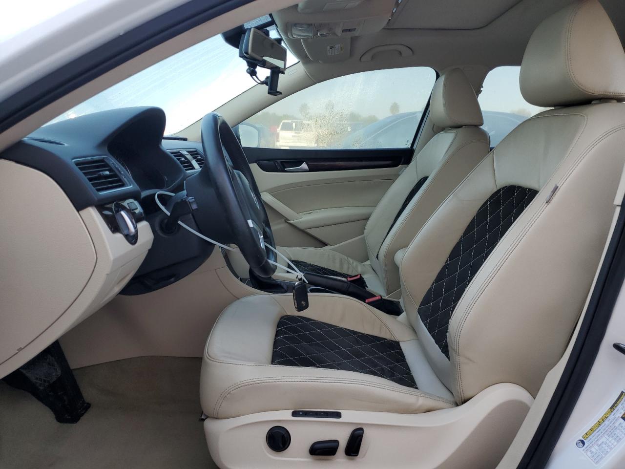 2014 Volkswagen Passat Sel VIN: 1VWCN7A31EC045175 Lot: 75827934