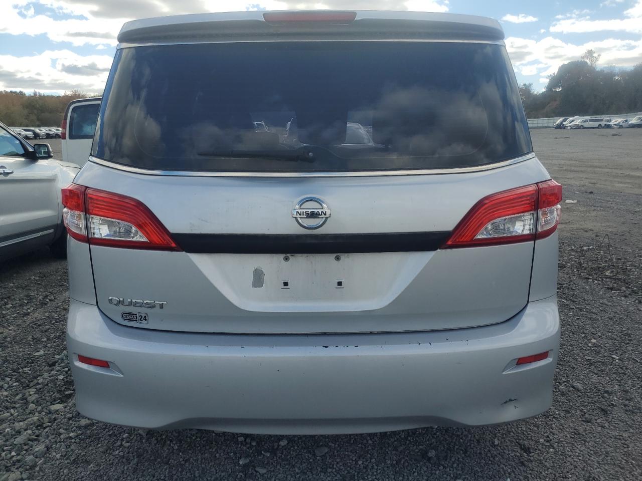 JN8AE2KP4E9106602 2014 Nissan Quest S