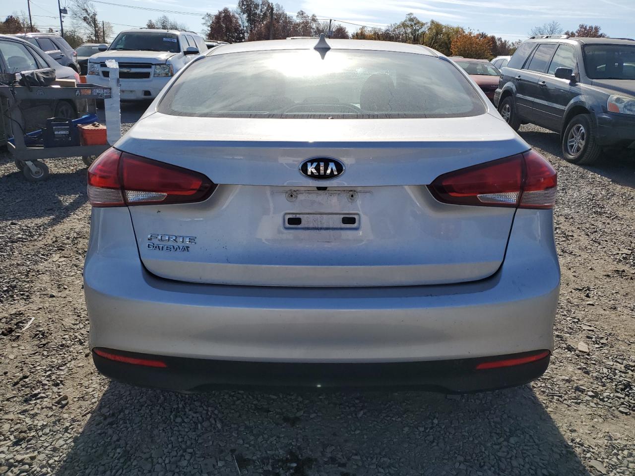 2018 Kia Forte Lx VIN: 3KPFK4A78JE281657 Lot: 77683224