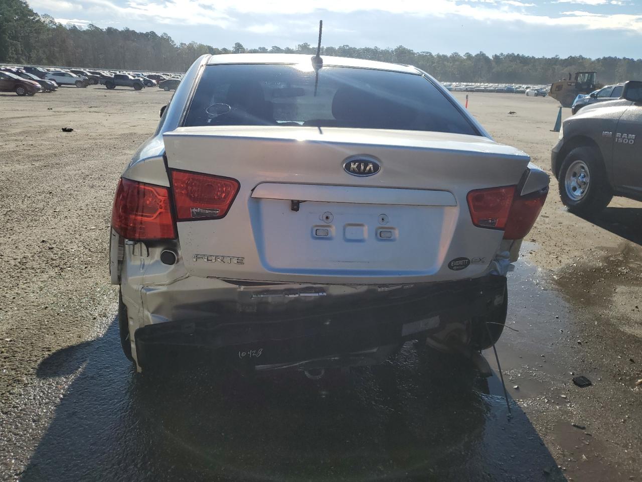 2010 Kia Forte - Image 6