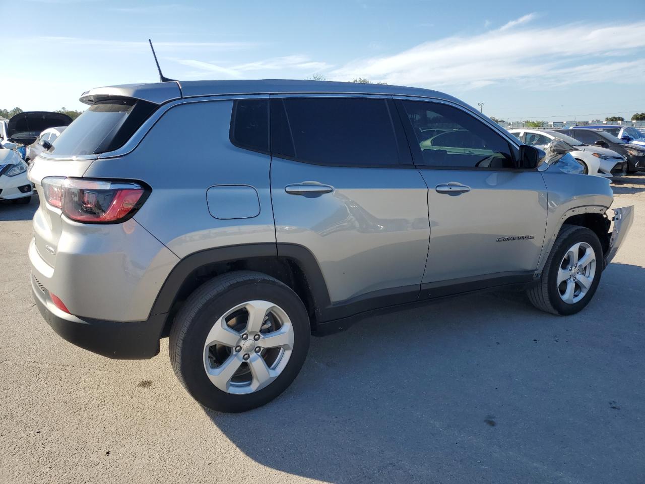 2022 Jeep Compass - Image 3