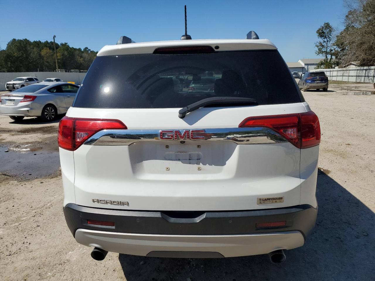 2019 GMC Acadia - Image 6