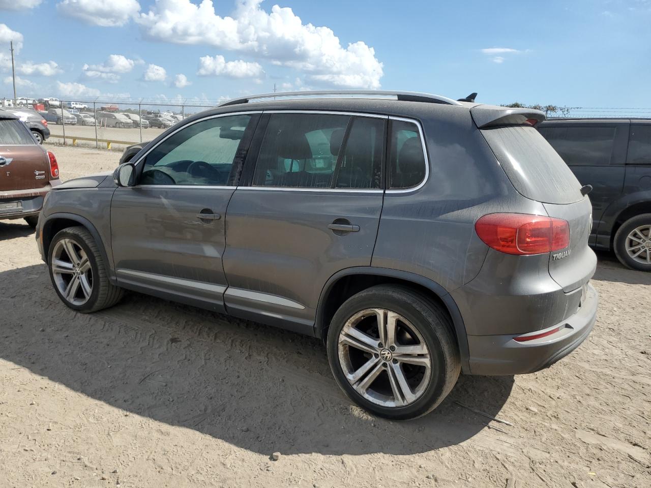 2016 Volkswagen Tiguan S VIN: WVGAV7AXXGW614437 Lot: 77346514