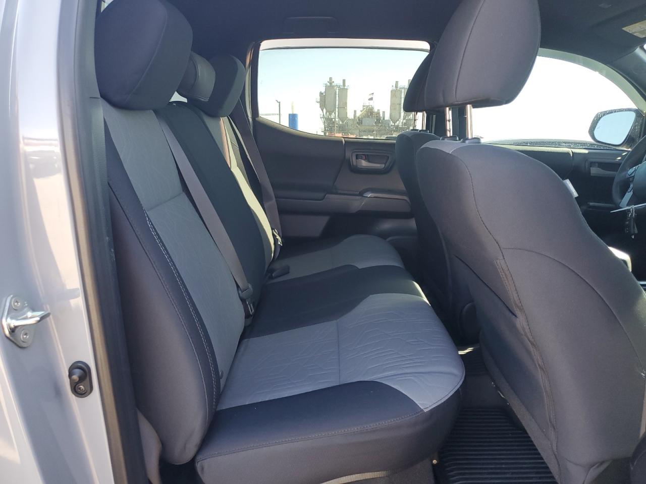 2020 Toyota Tacoma - Image 10
