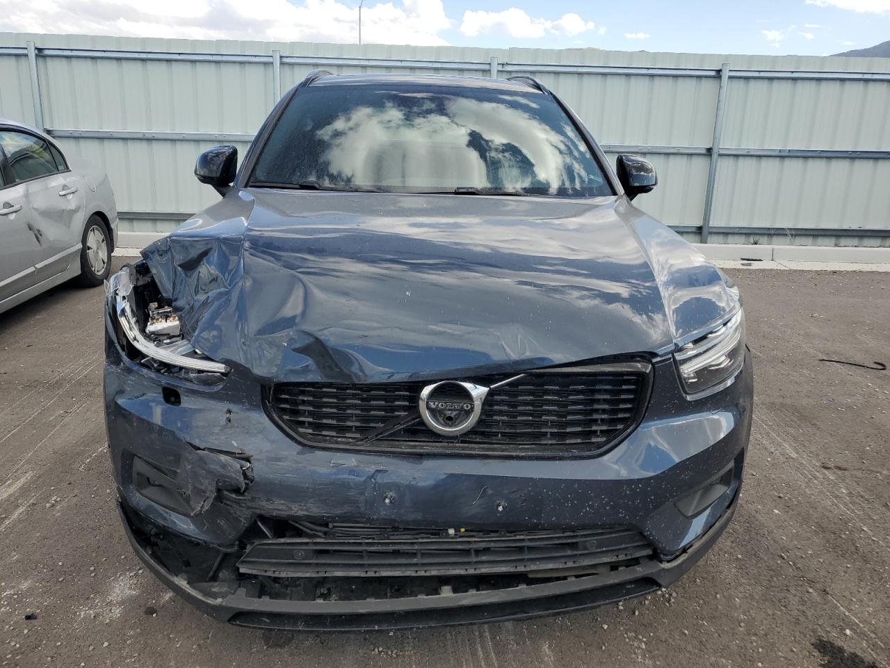 2022 Volvo XC40 - Image 5