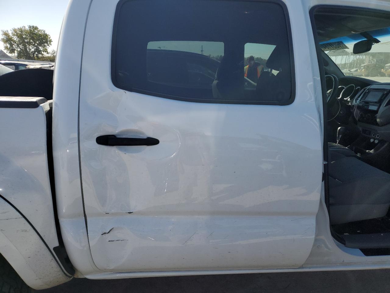 2014 Toyota Tacoma - Image 10