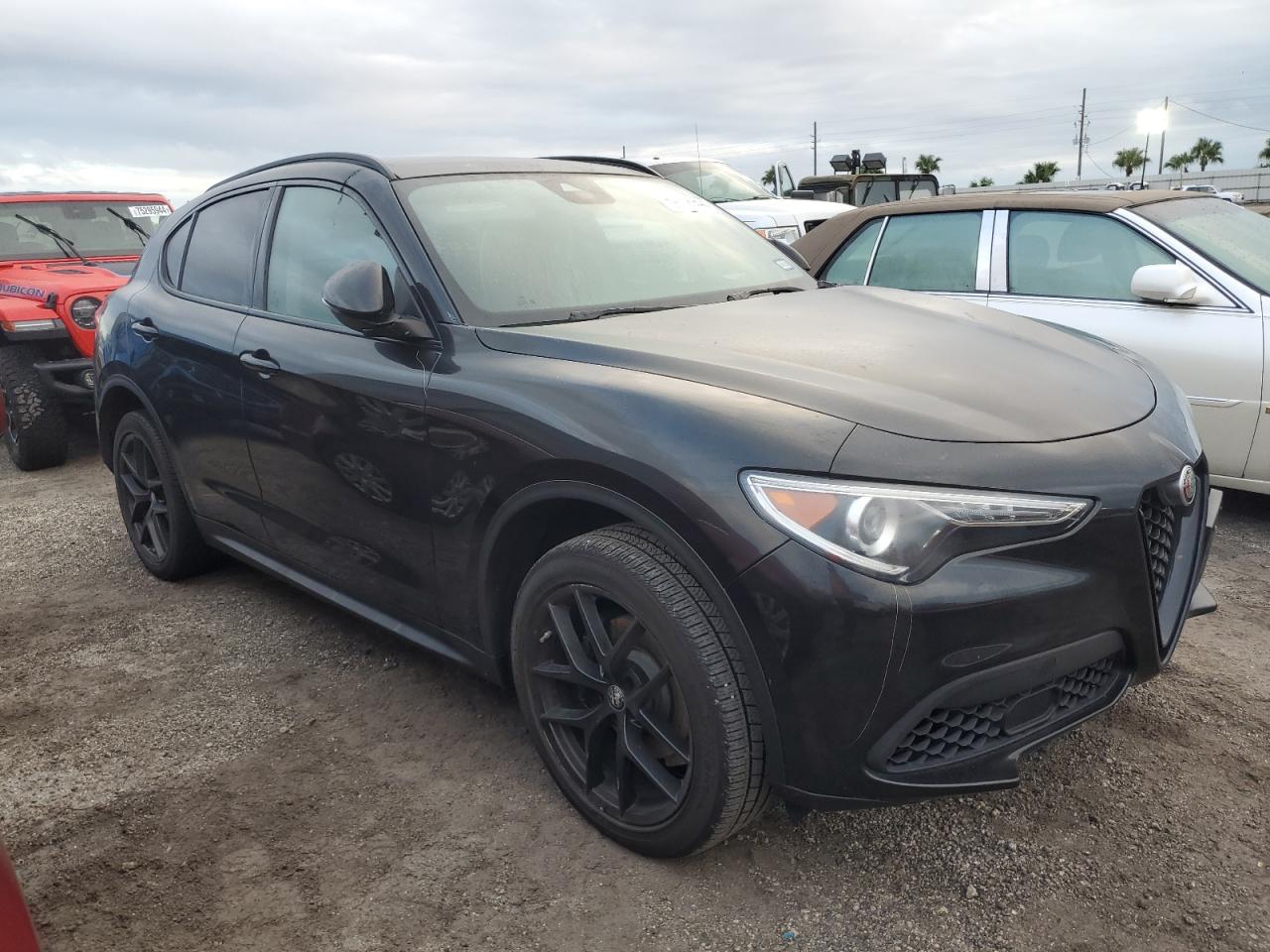 2020 Alfa Romeo Stelvio - Image 4