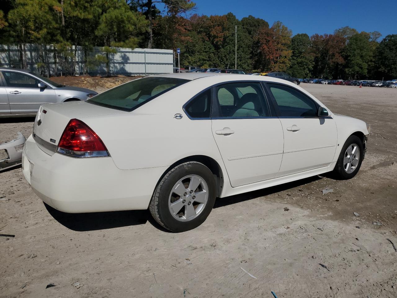 2009 Chevrolet Impala - Image 3