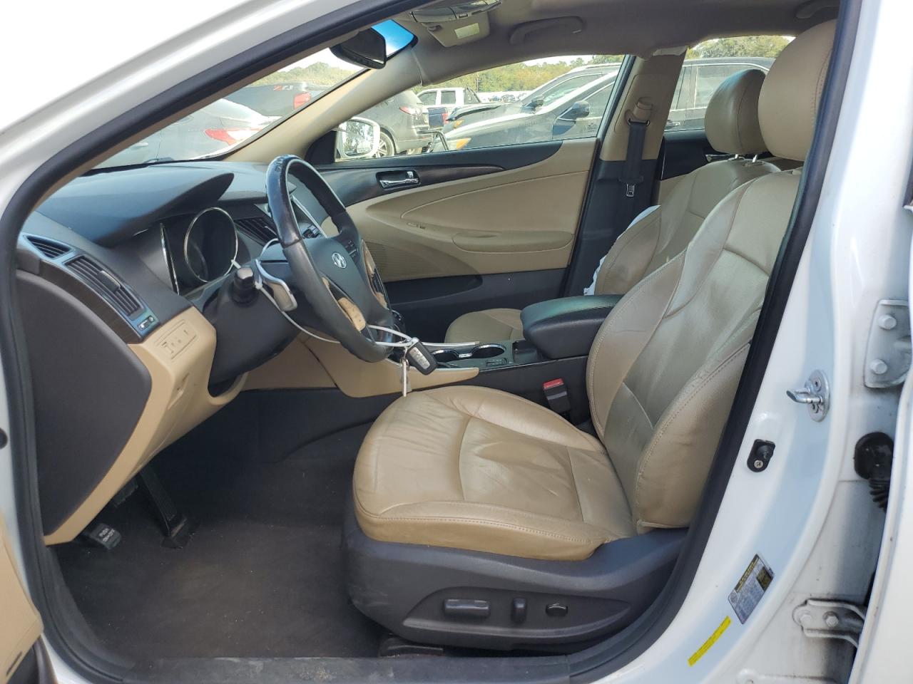 2011 Hyundai Sonata - Image 7