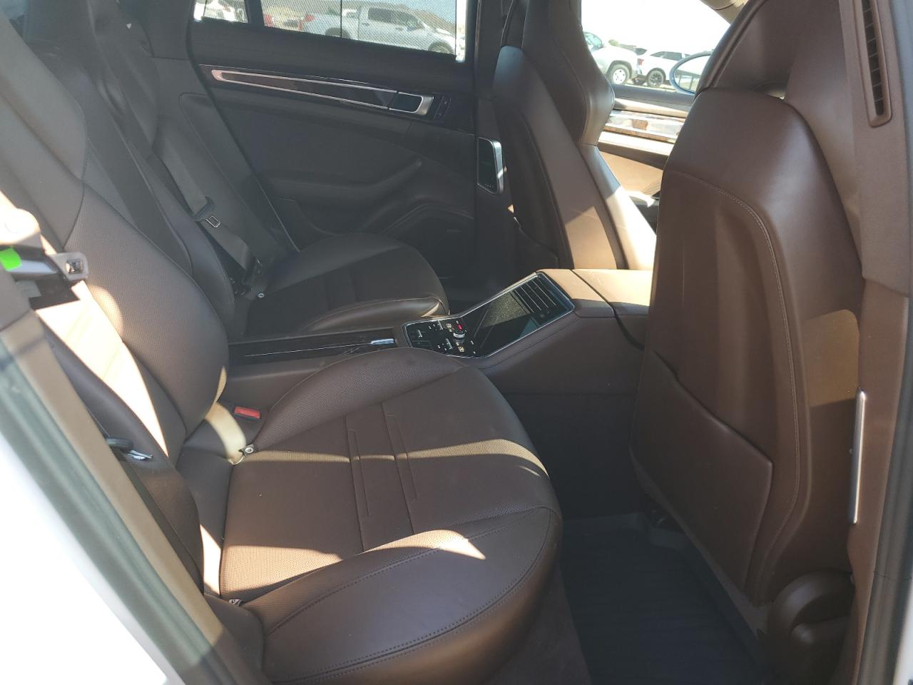 2018 Porsche Panamera - Image 10
