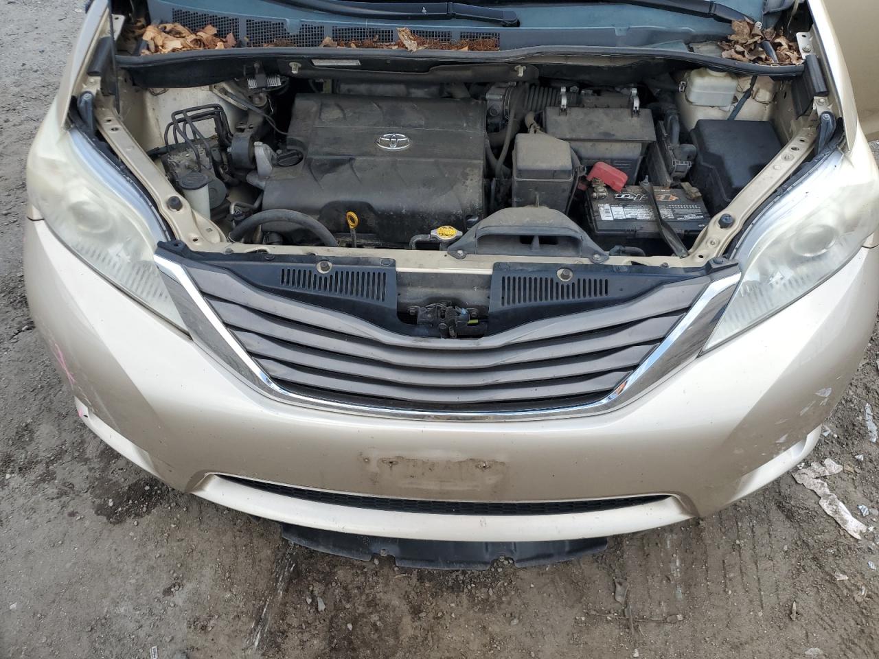 5TDYK3DC4BS041928 2011 Toyota Sienna Xle