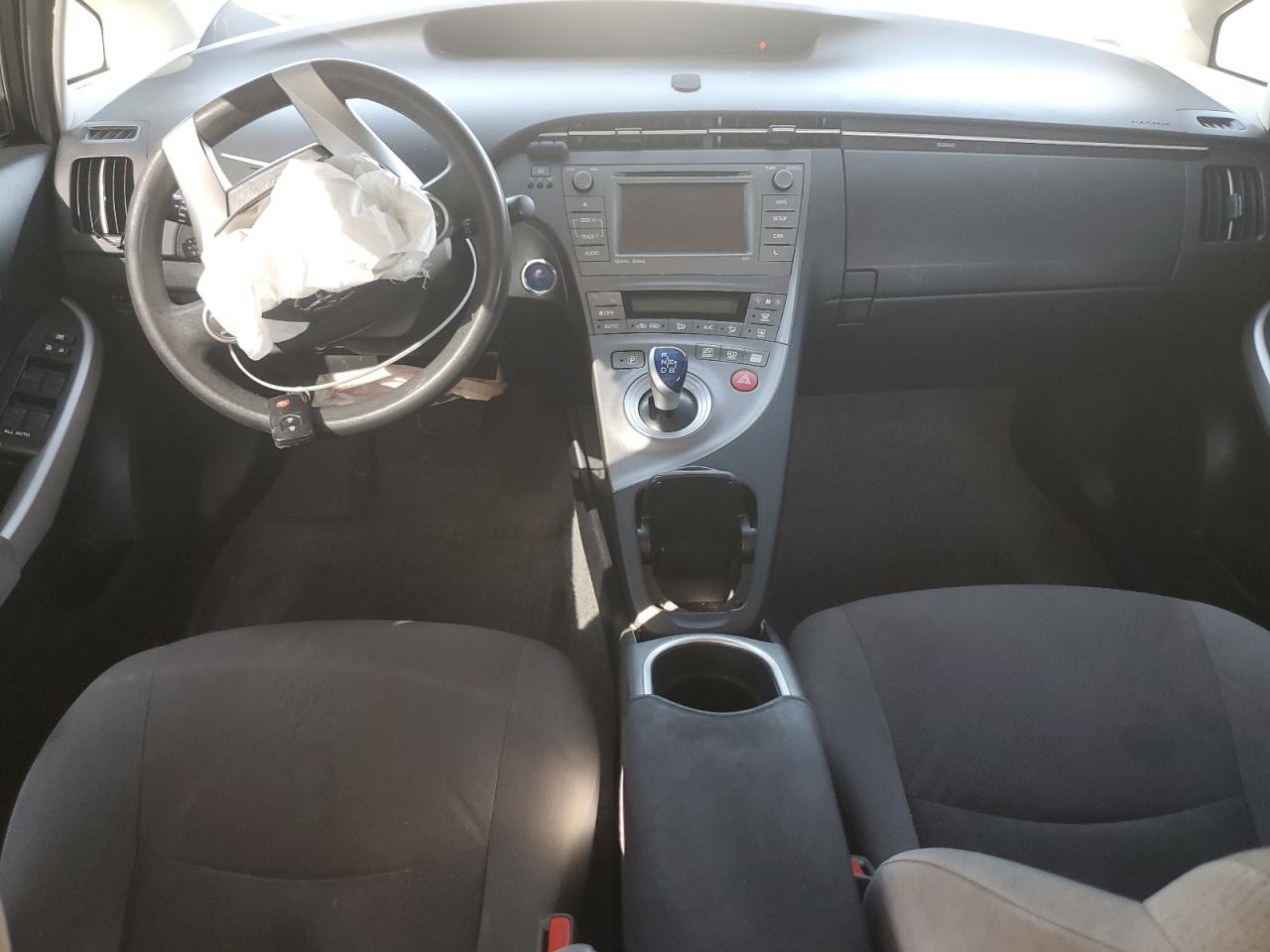2015 Toyota Prius - Image 8