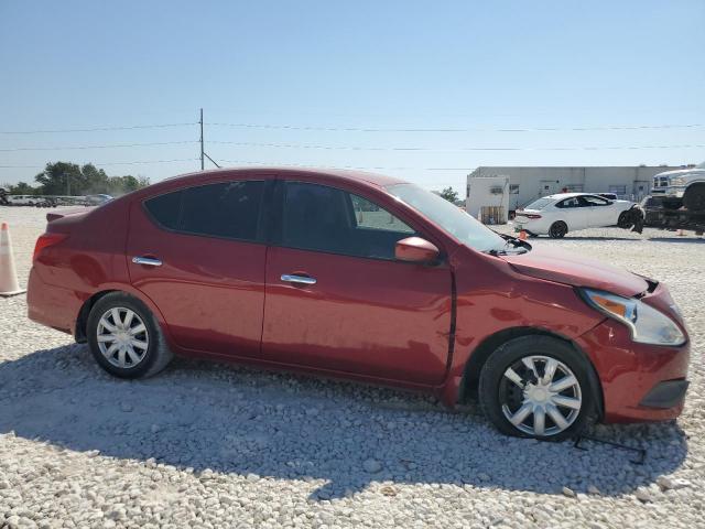 Седани NISSAN VERSA 2015 Червоний