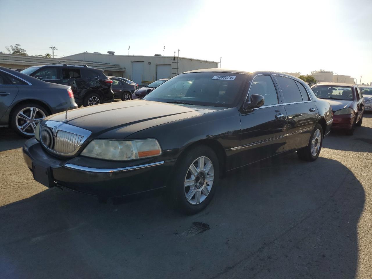 2010 Lincoln Town Car - Image 1