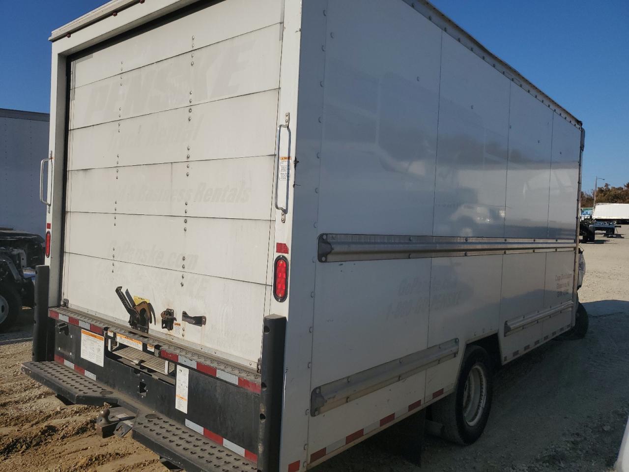 2018 Ford Econoline - Image 3