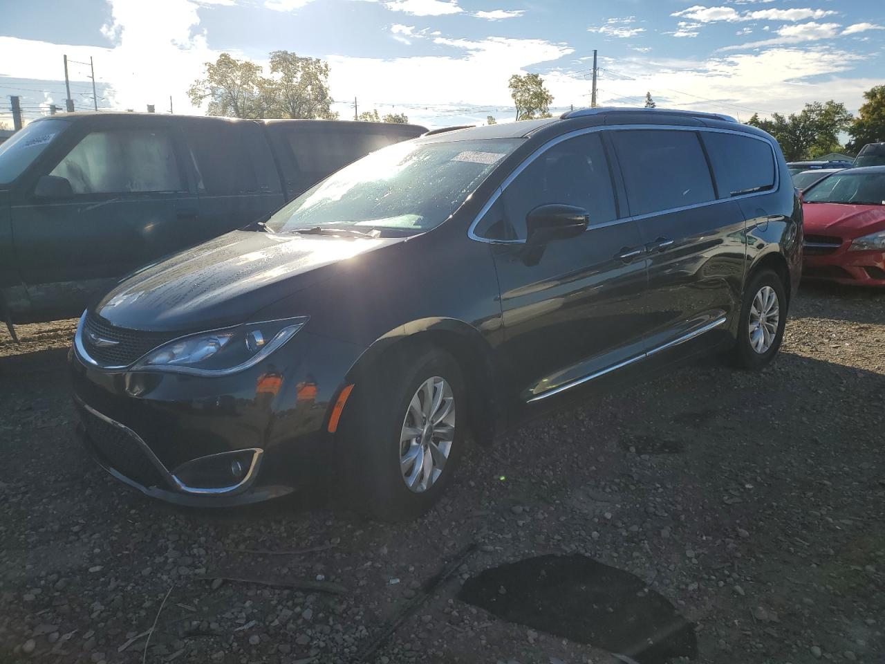 2C4RC1BG1JR142590 2018 CHRYSLER PACIFICA - Image 1