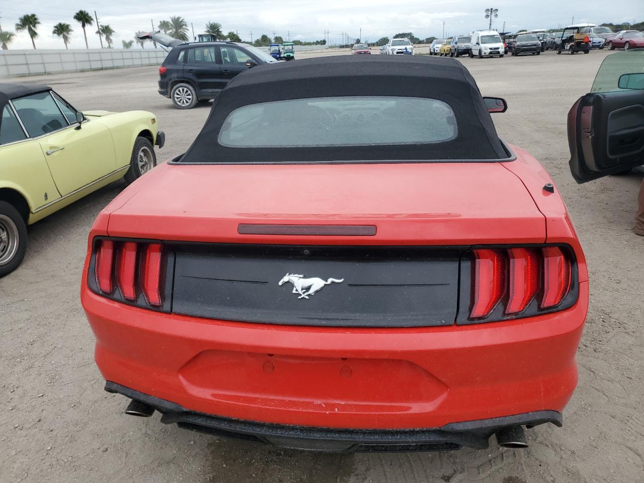 1FATP8UH9J5129503 2018 Ford Mustang