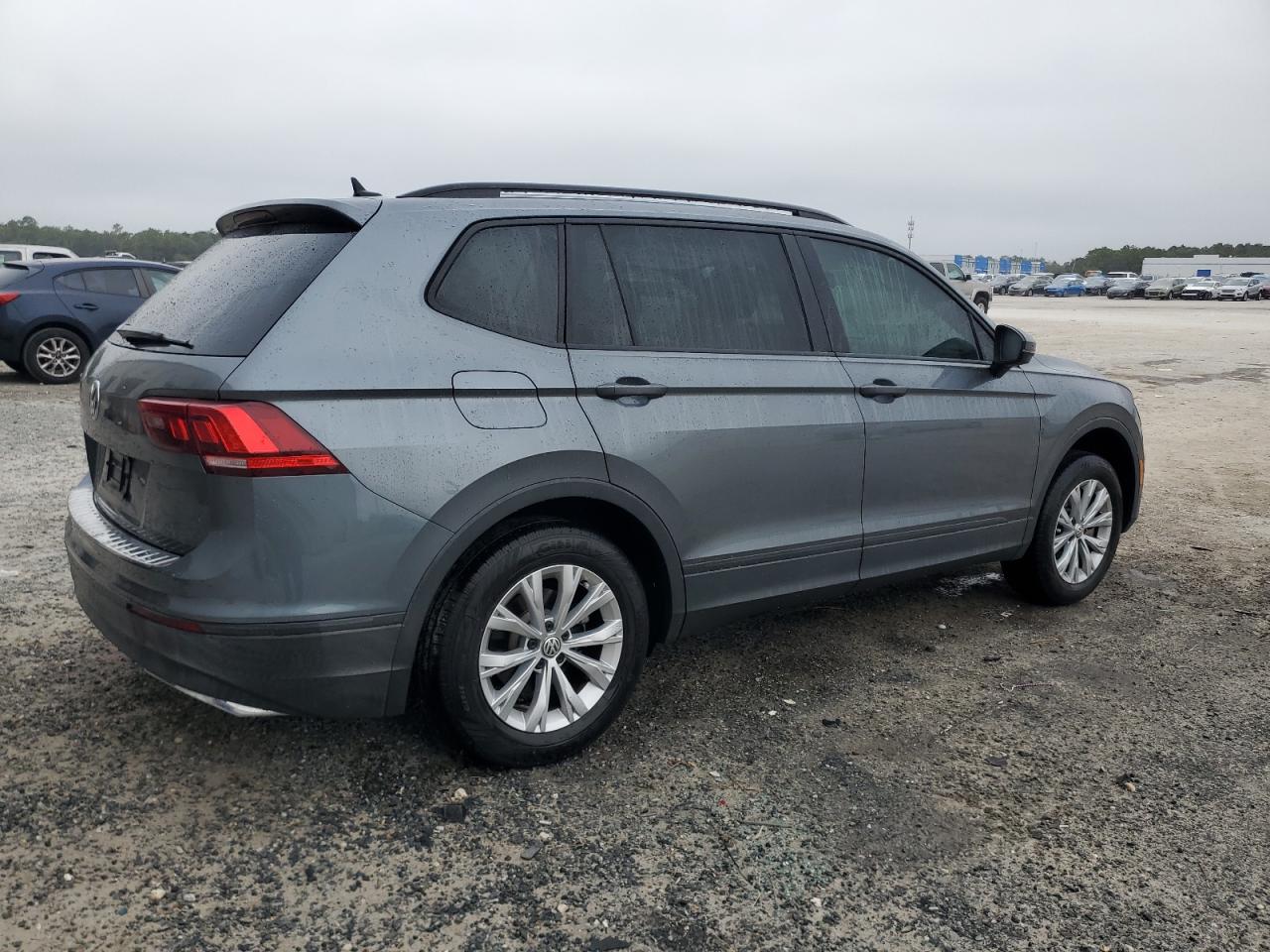 2020 Volkswagen Tiguan - Image 3